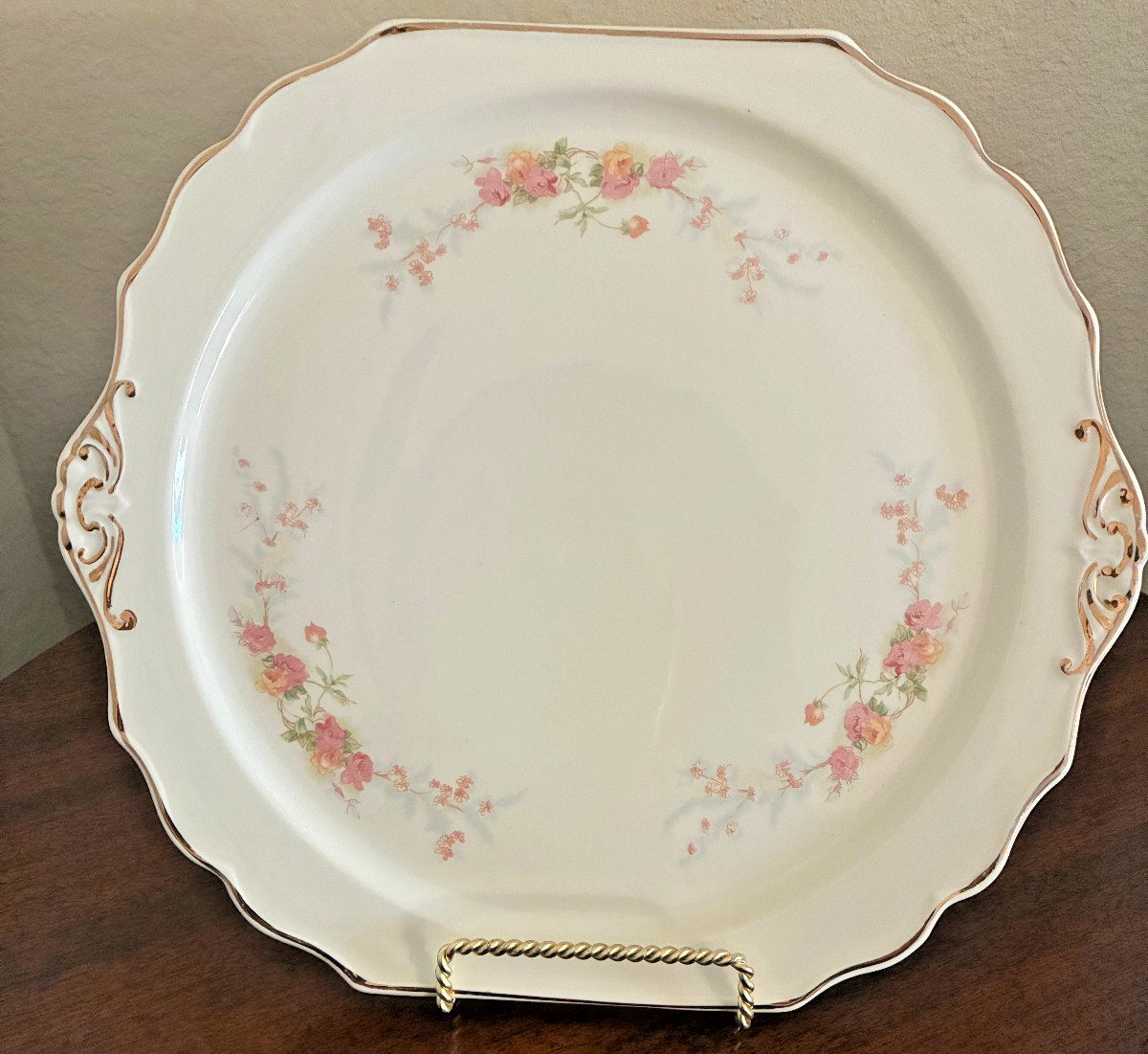 BAKERITE CAKE/DESSERT PLATE WITH 22K GOLD TRIM/SWEETHEART ROSE/ CHOP TAB HANDLES